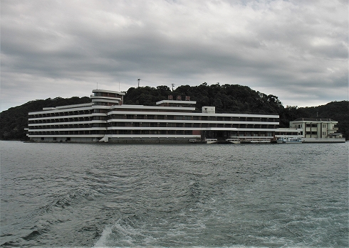 勝浦温泉ホテル中の島